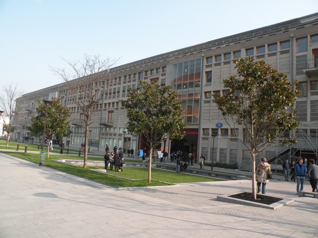  Université des Grands-Moulins
